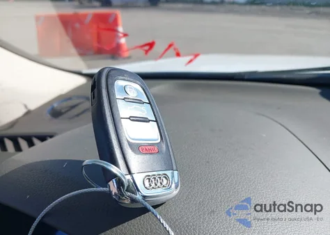 2011 Audi Q5 2.0T Premium z USA, uszkodzony, nr VIN WA1LFAFP2BA064733